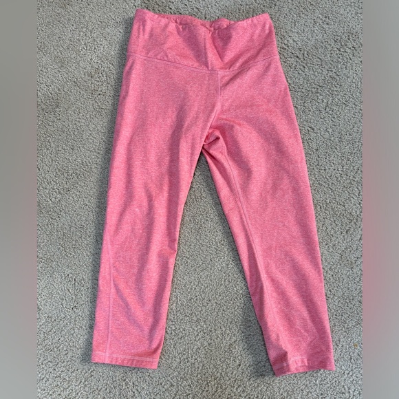 2 Pair of Old Navy High-Waisted Elevate CozeCore Crop Leggings for Women - Picture 3 of 13